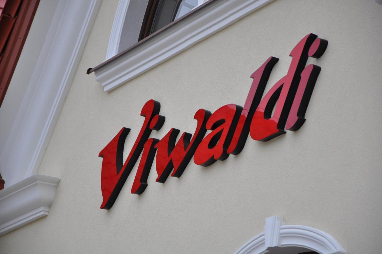 Hotel Viwaldi Baruchowo Екстериор снимка